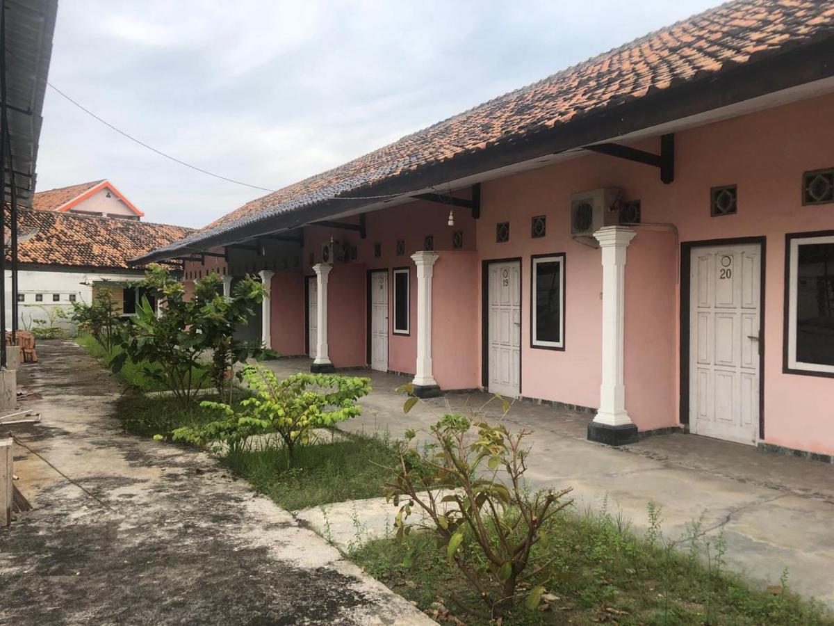 Hotel Arjuna Baturaja  Exterior foto